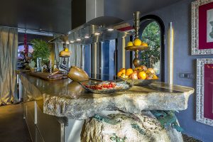 Cocina con electrodomésticos de última generación y alta gama